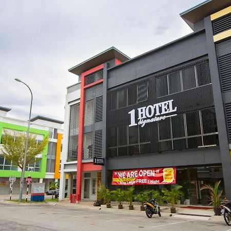 1 Hotel Signature Port Dickson Bagian luar foto