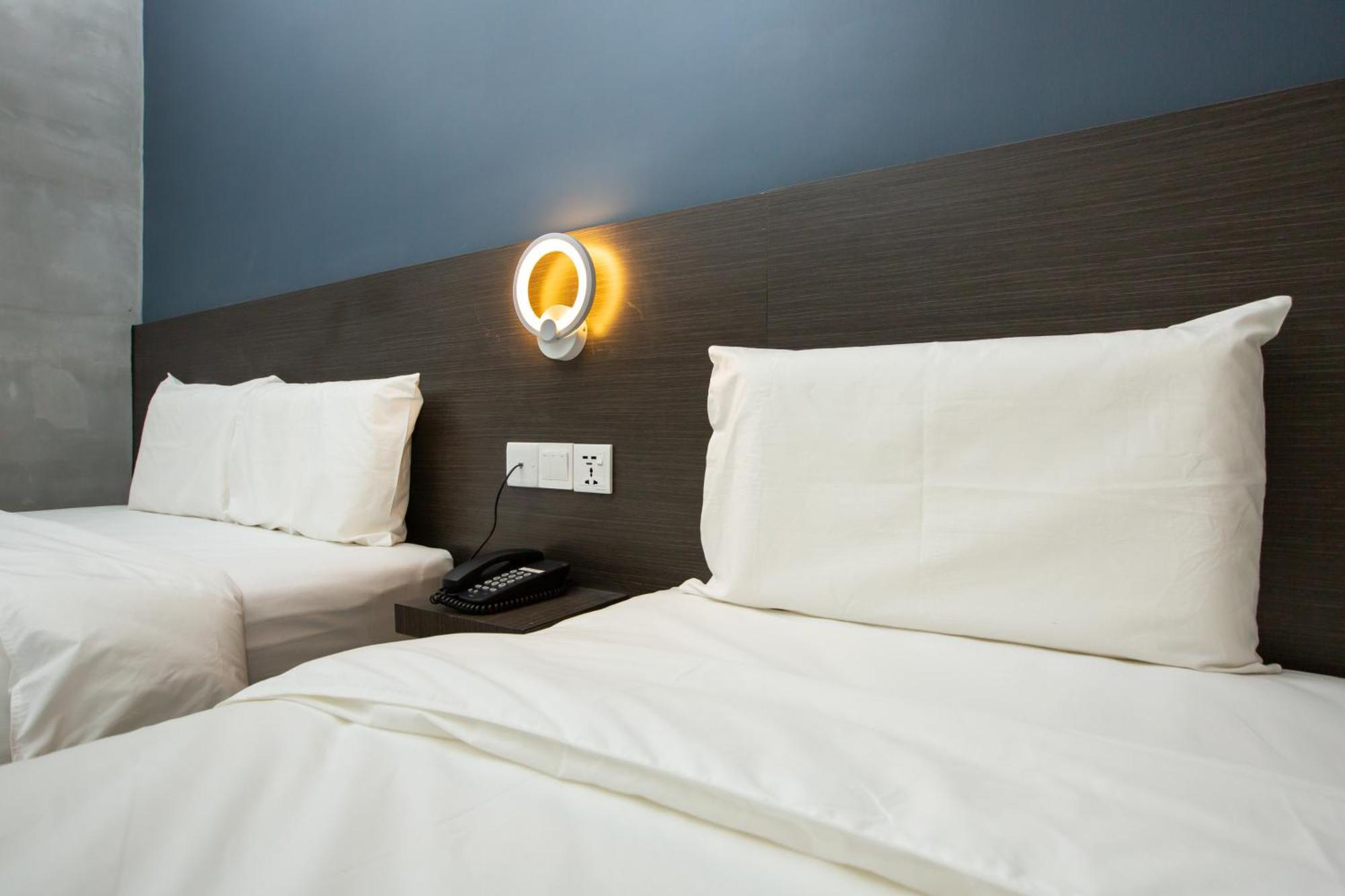 1 Hotel Signature Port Dickson Bagian luar foto